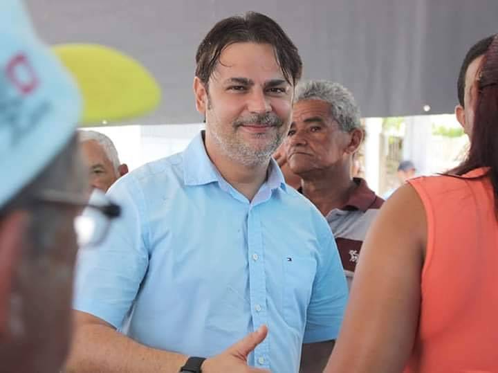 Prefeito de José de Freitas alerta que criminosos usam seu nome para golpes em redes sociais